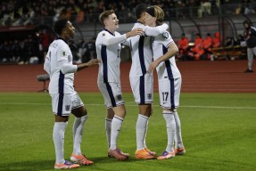 满冠官网-英格兰队轻松晋级，领跑小组出线的简单介绍