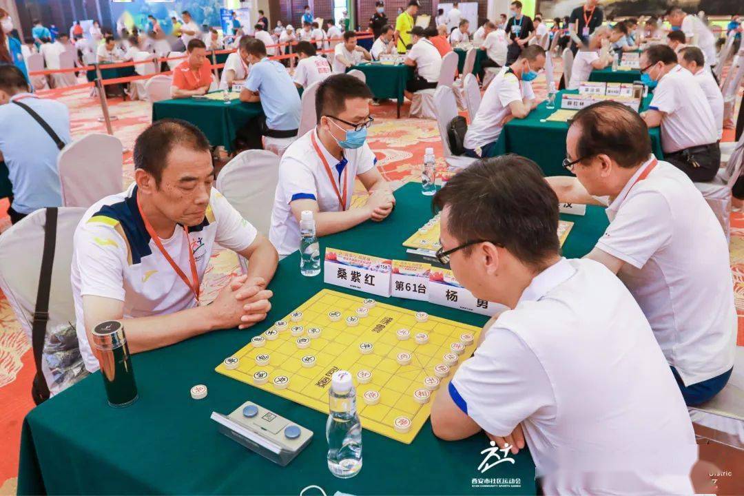 包含湖南队在比拼中破敌，赢得关键胜利的词条